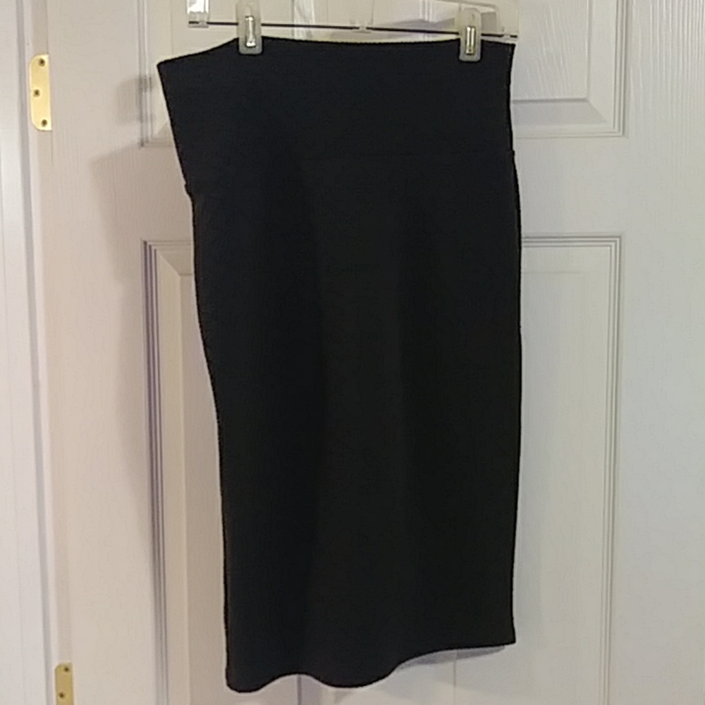 Stretchy fitted pencil skirt